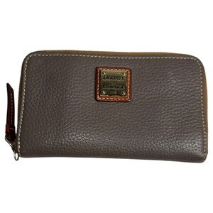 Dooney & Bourke Taupe Gray Tan Pebbled Leather Zip Around Wallet
